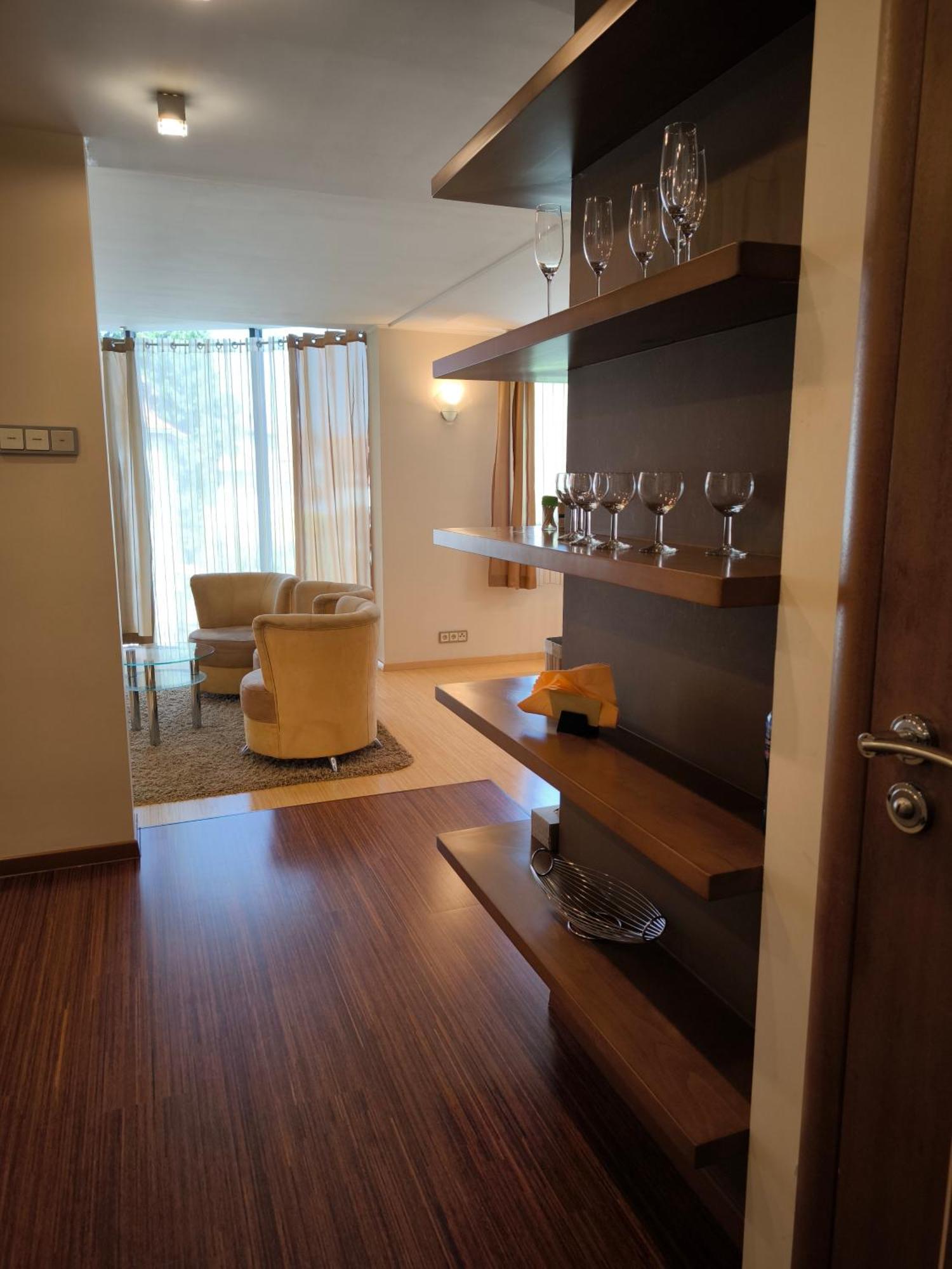 Uroczy Apartament Przy Deptaku Z Parkingiem. Polanica-Zdroj Exterior photo